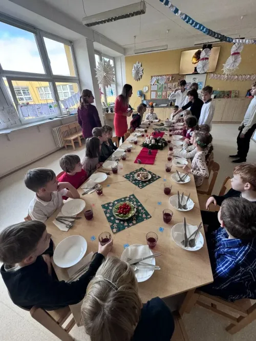 20. 12. Třídní besídka zakončená slavnostním obědem